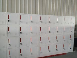 China El almacenamiento de acero del personal del armario de nueve puertas viste el color blanco del gabinete H1850XW900XD450 milímetro proveedor