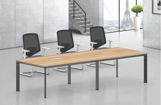China Piernas del marco de acero del escritorio de la mesa de reuniones del espacio de oficina y top de madera del mDF con el zócalo proveedor