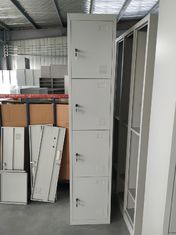 China Solo un armario de cuatro puertas vertical del gimnasio de la fila/armario H1850XW380XD450MM del personal gris claro proveedor