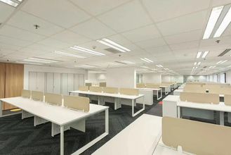 China Los puestos de trabajo modulares de los muebles de oficinas 4/6/8 escritorio de oficina del uso del personal cooperan espacio proveedor